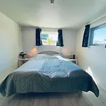Spacious & Cozy In Tranquil Suburb Daire *