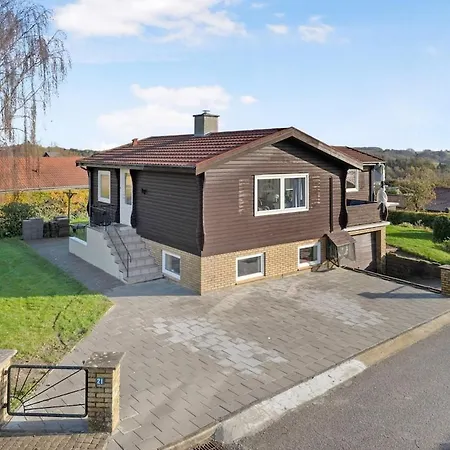 Apartment Spacious & Cozy In Tranquil Suburb *