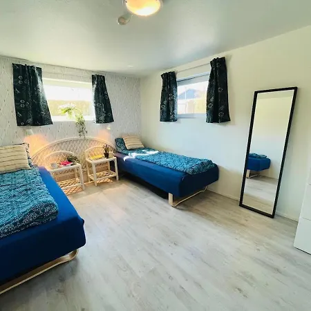 Spacious & Cozy In Tranquil Suburb Apartmán *