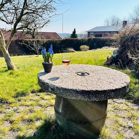 Apartmán Spacious & Cozy In Tranquil Suburb *